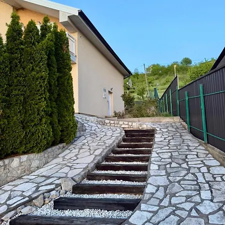 Rest 4 Bedrooms Villa