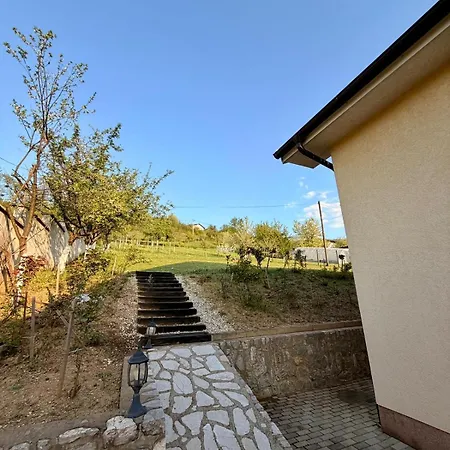Rest 4 Bedrooms Villa