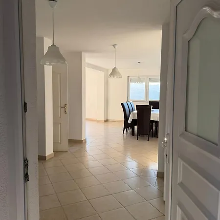 Rest 4 Bedrooms *